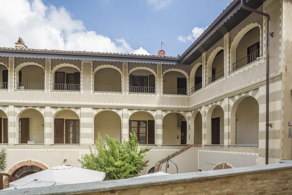 Hotel Le Torri - Castiglione Falletto Exterior foto